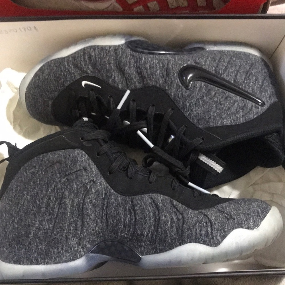 I'm selling shoes worn only twice